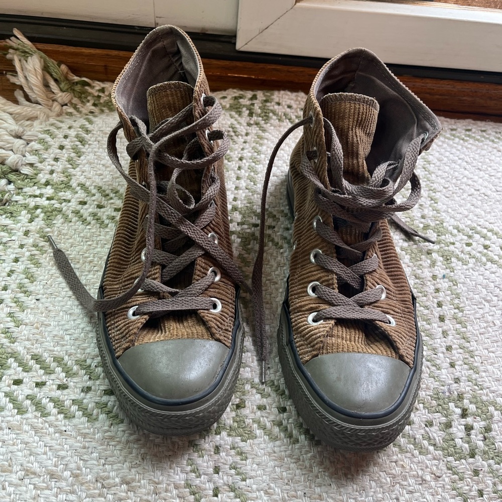 Trendy High-Top Corduroy Sneakers